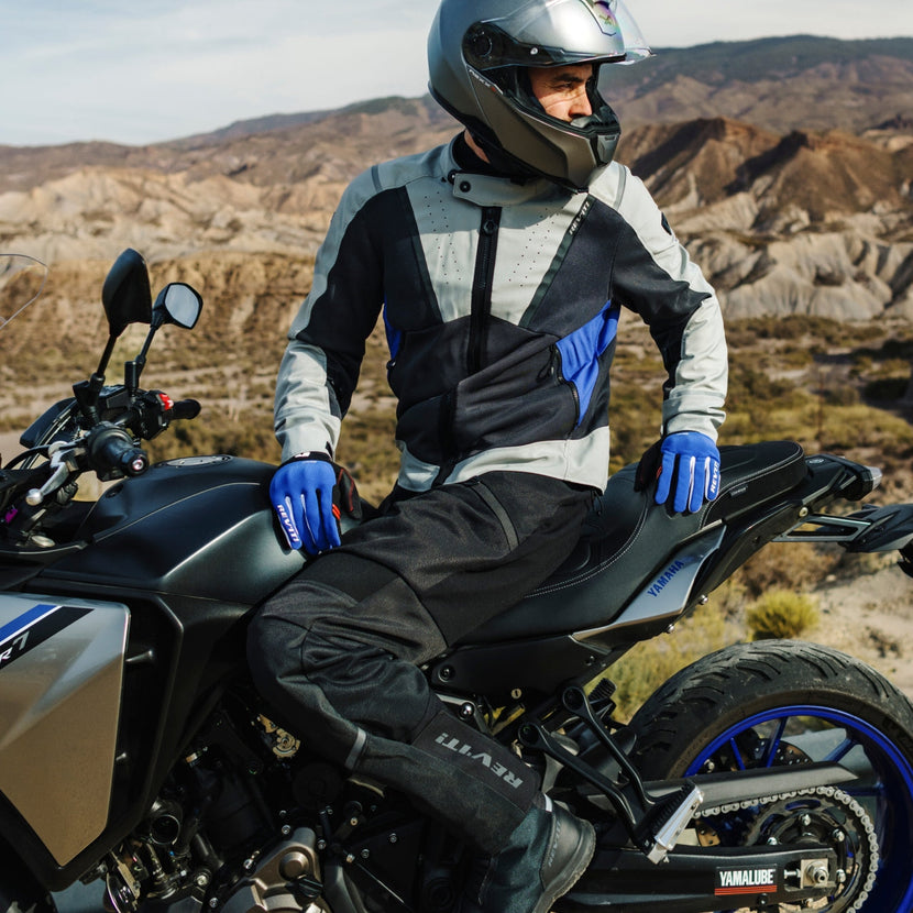 REV'IT! Airwave 4 Jacket – lifestyle image 1