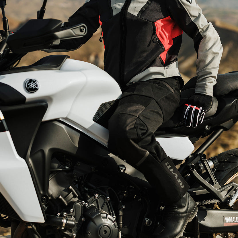 REV'IT! Airwave 4 Ladies Jacket – lifestyle image 1