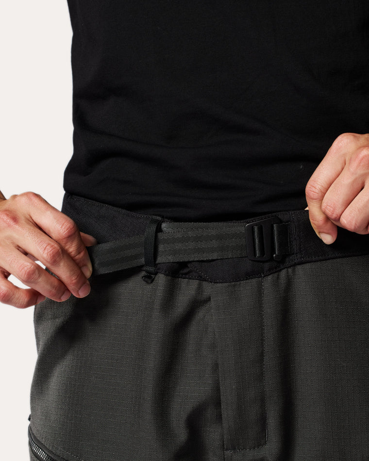 Adjustable waist belt