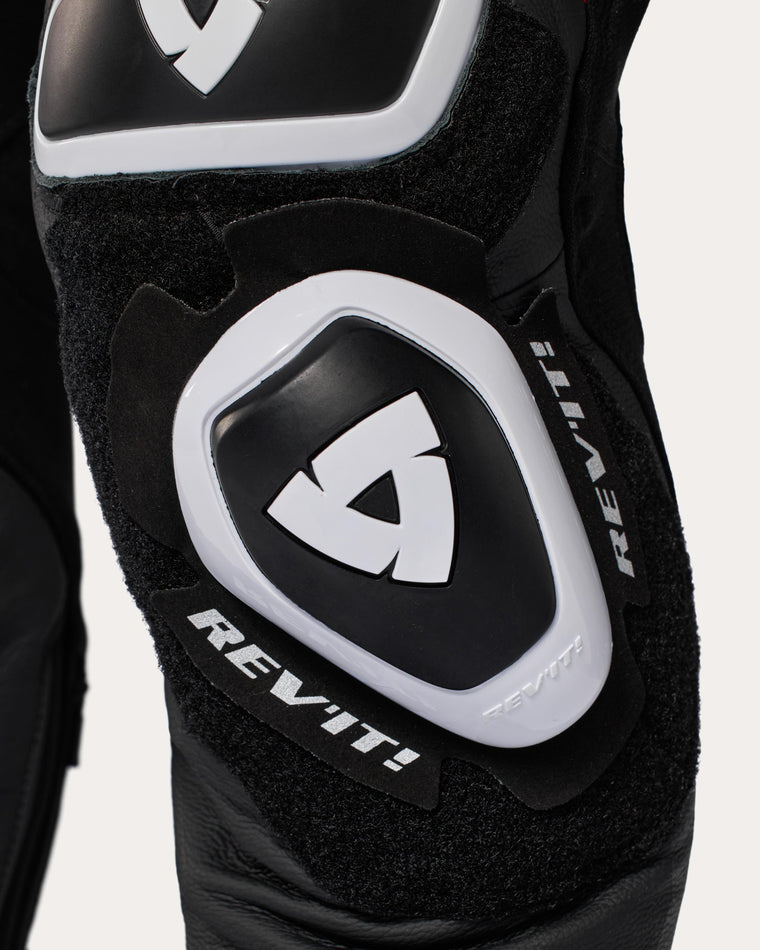 Dual comp knee sliders type A