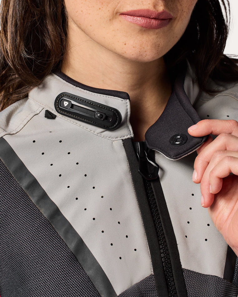 Flexisnap at collar