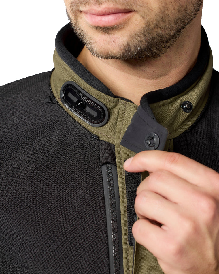 Flexisnap at collar