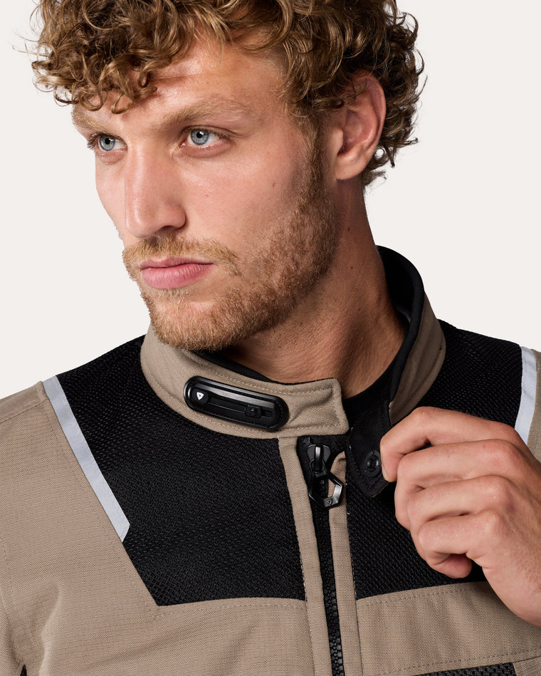 Flexisnap at collar