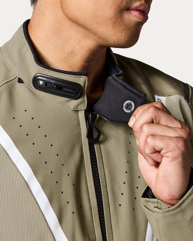 Flexisnap at collar