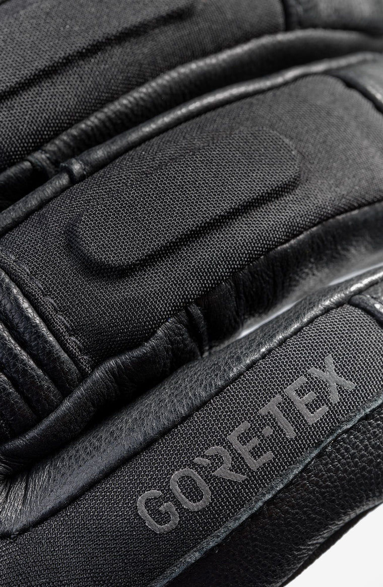 GORE-TEX® waterproof liner