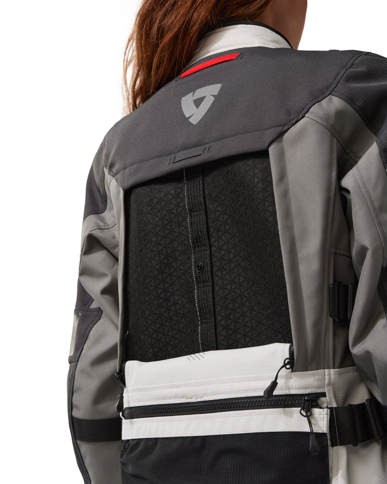 Roll-up ventilation panel on back